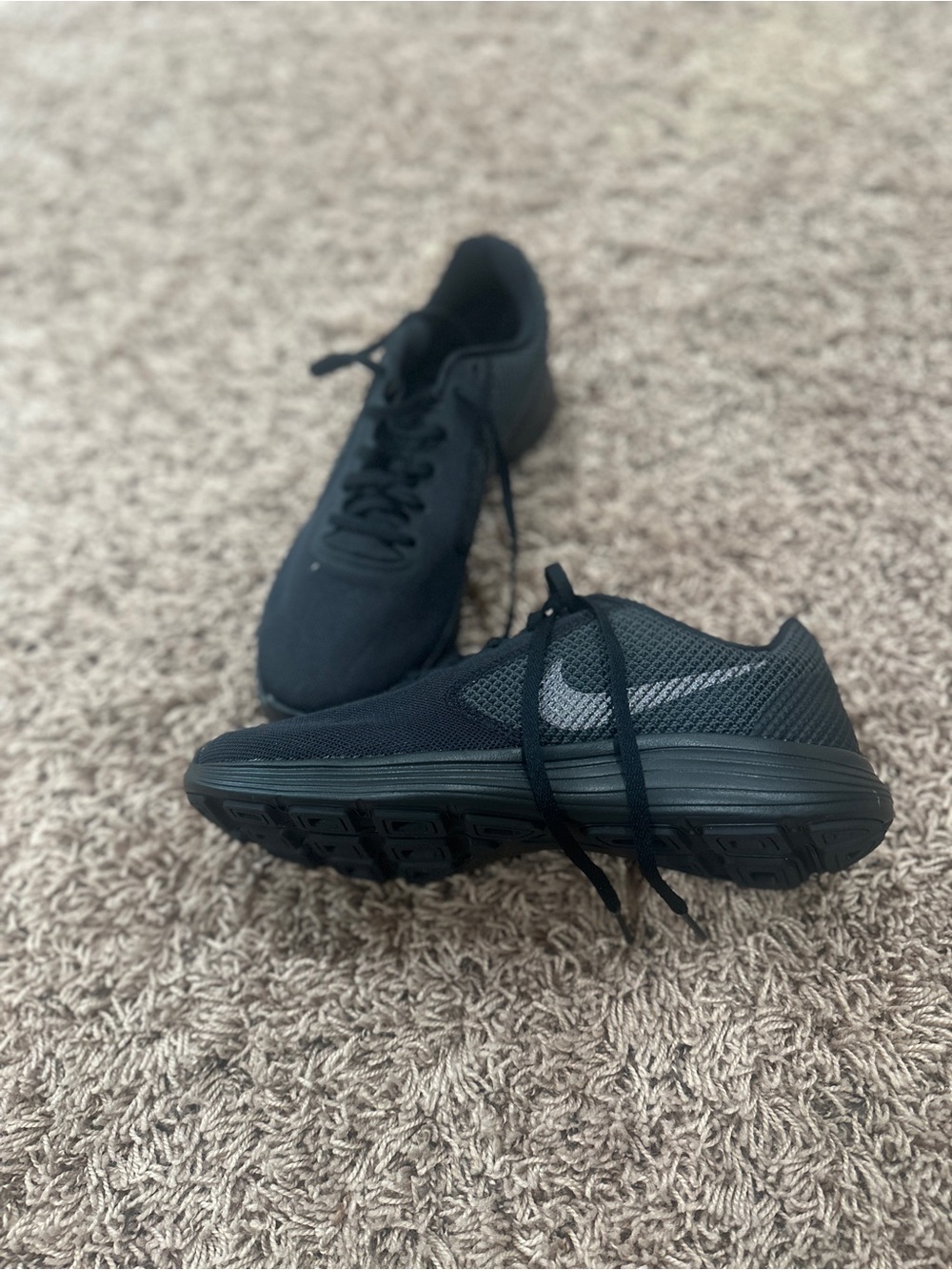Nike Woman’s Black Mesh Athletic Sneakers with Gray Swoosh Revolution 3